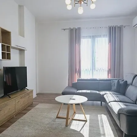 Apartment Myhouse At 21 Dhjetori